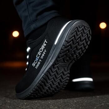 Gece vardiyasında SolePoint Night Shift ayakkabı giyen çalışan